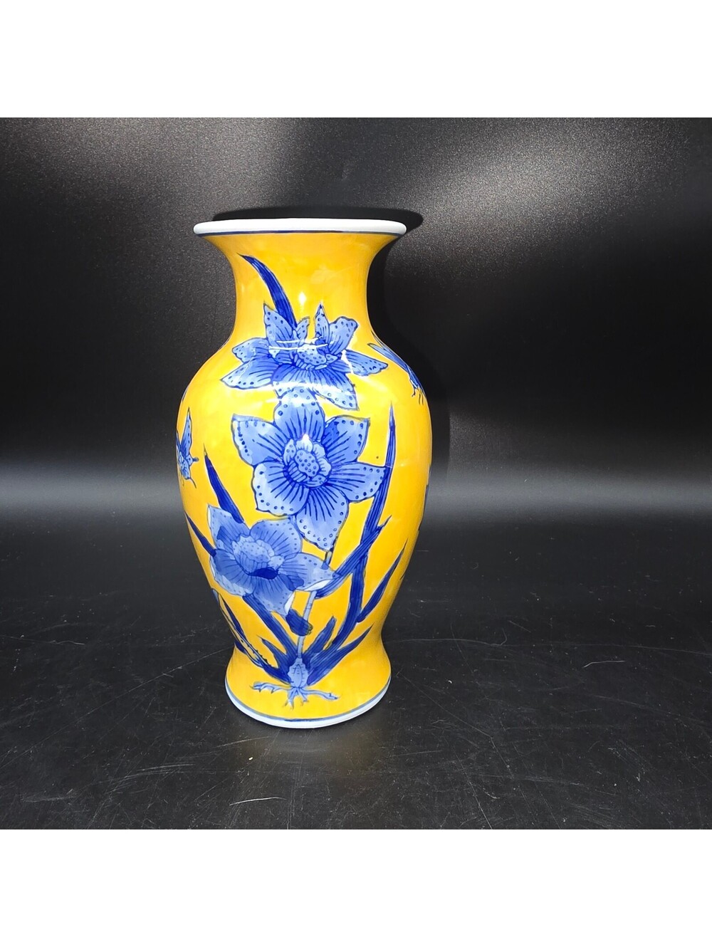 Vtg Chinese Famille Jaune 8.5" Vase Yellow Ground Cobalt Blue Daffodil Butterfly